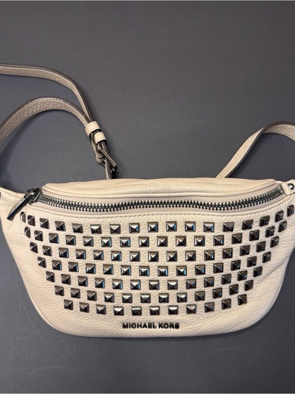 Michael Kors sling pack
